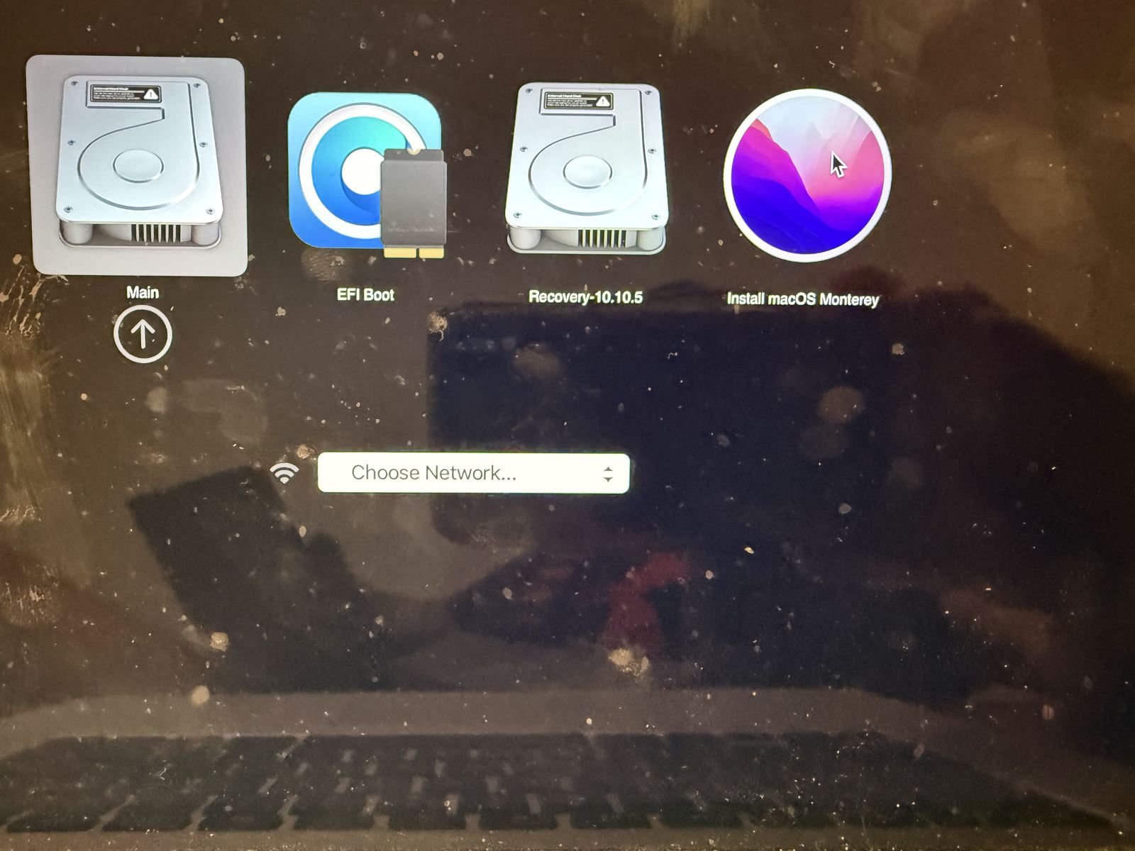 The startup boot picker showing the macOS installer as an option