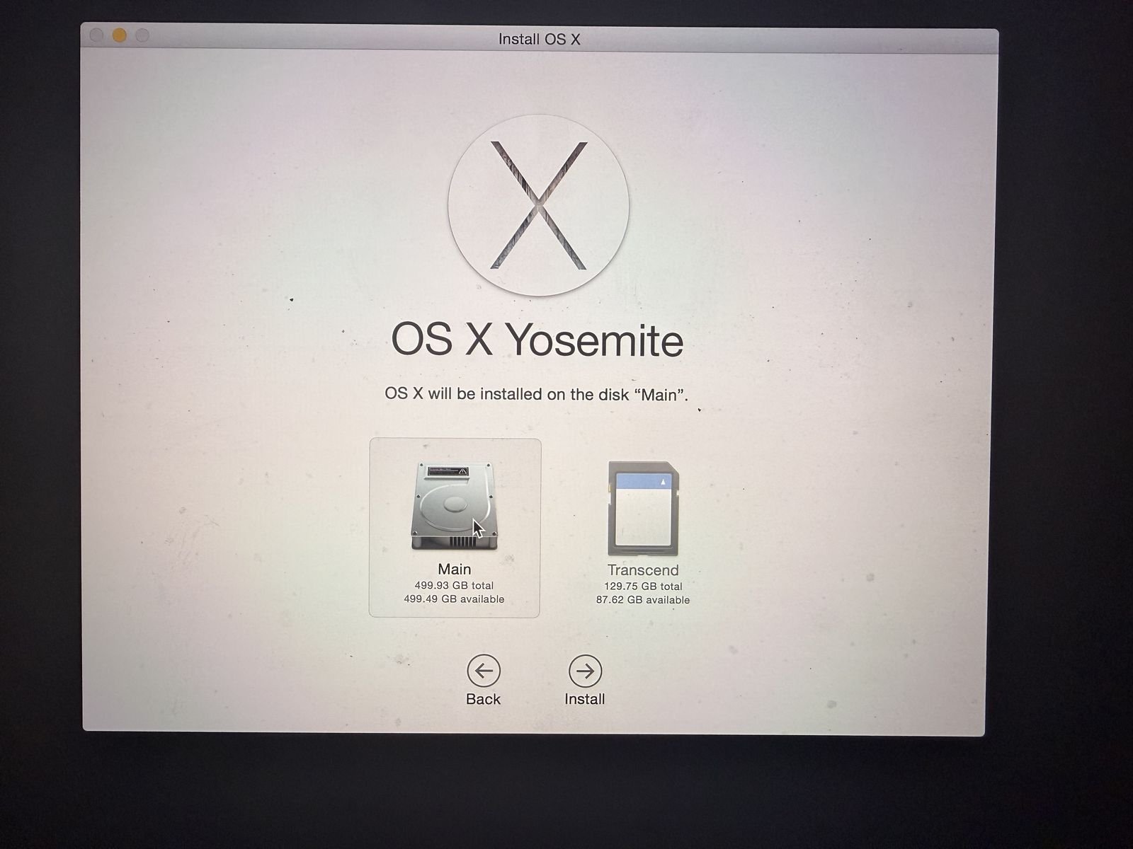 Selecting the freshly formatted drive as the install destination